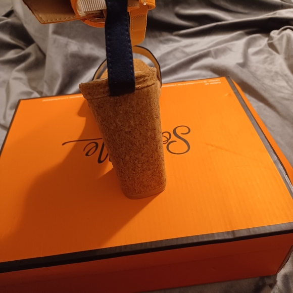 Sandals - Picture 3 of 4